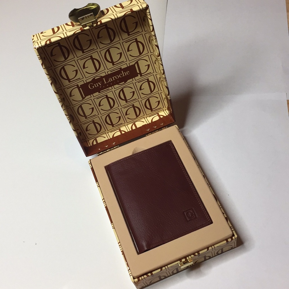 Guy Laroche leather wallet